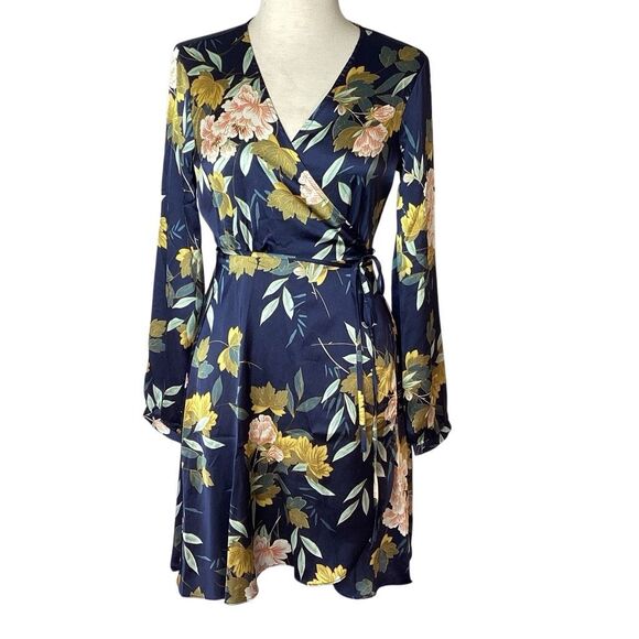 NWT Lulus Love Is Life Navy Blue Floral Print Wrap Dress Women’s Medium - Picture 2 of 14